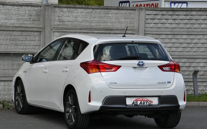 Toyota Auris cena 54900 przebieg: 102000, rok produkcji 2014 z Szczuczyn małe 781